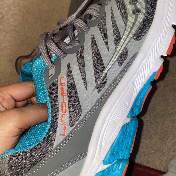 Men’s Size 9(US) saucony brand shoes. Brand New. Very comfortable - Picture 5 of 5